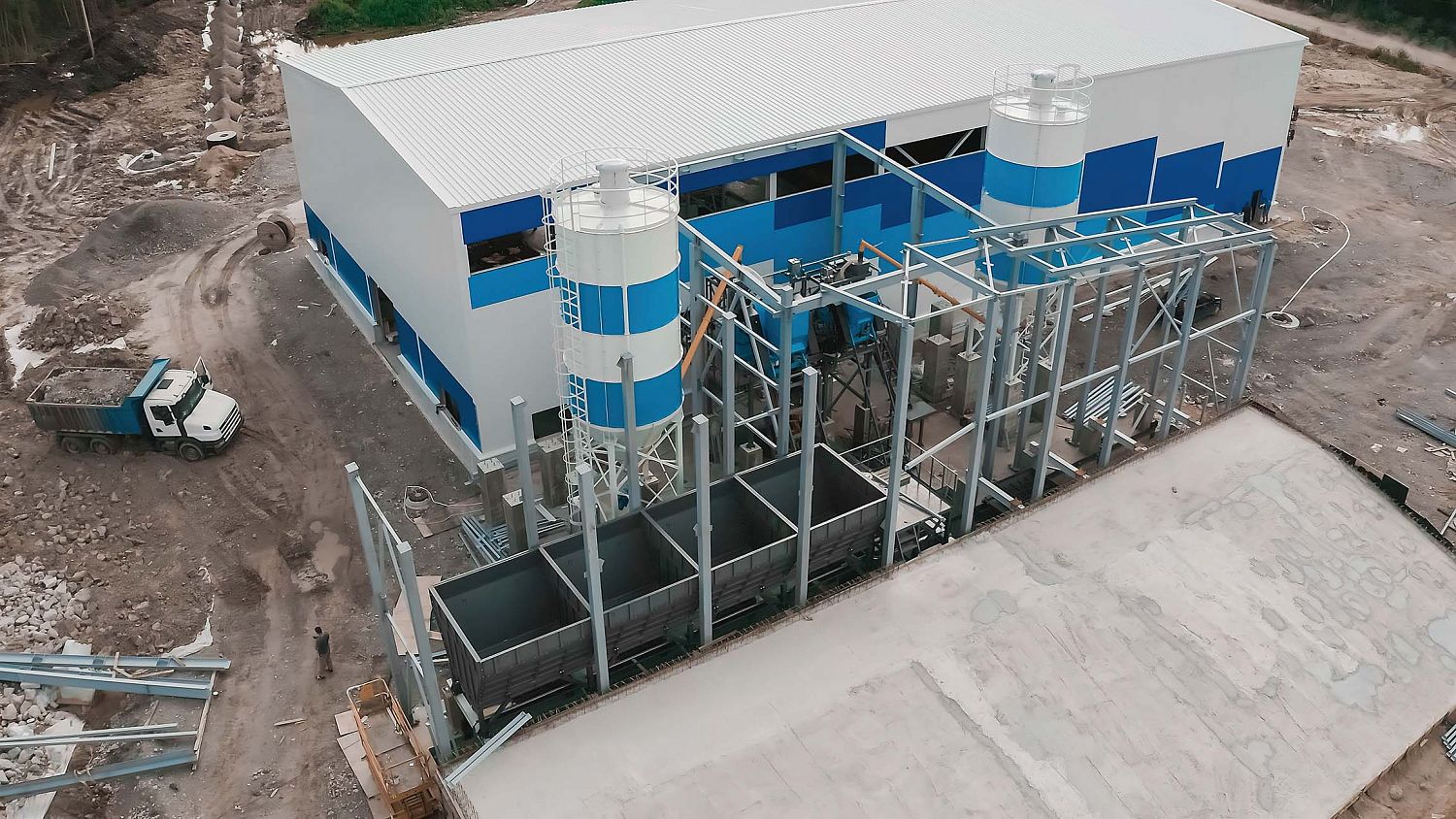 Запуск бетонного завода SmartBETON 50 S под вибропресc HESS GROUP Multimat RH 600-3